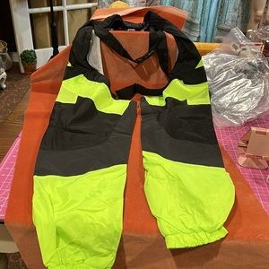 NWT  Clasp Reflective Cargo Chaps